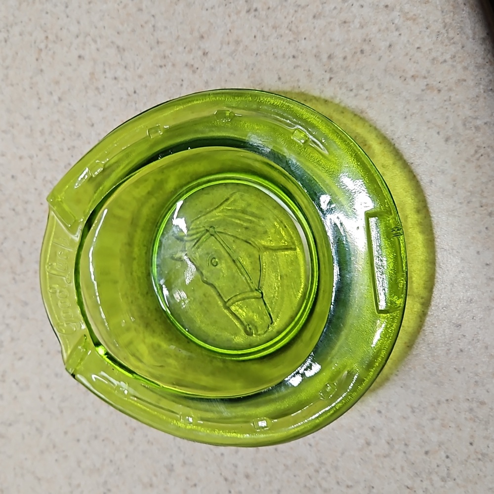 Green vintage horse good luck ash tray